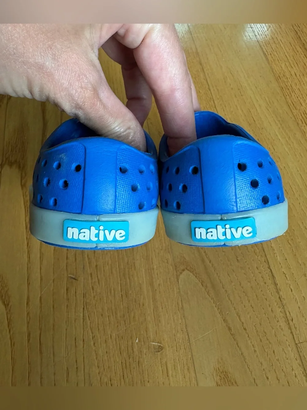 Native Jefferson slip-on sneakers Little Boys Shoes Royal Blue Kids Size C4